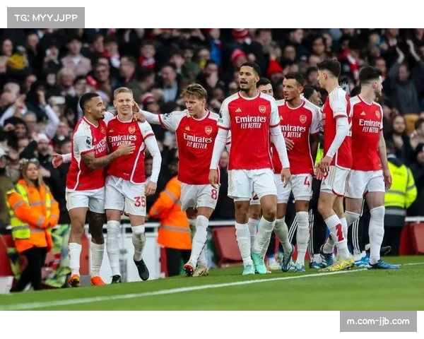 阿森纳边路传中结合：定位球与运动战传中形成立体进攻