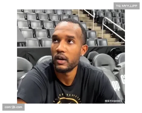 骑士内线告急阿伦缺阵 莫布利独撑禁区面临考验